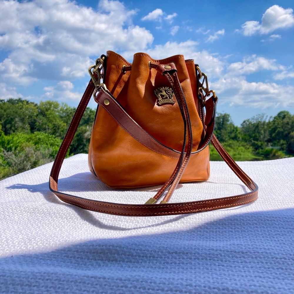 PRATESI/Italy /Elegant Tan Leather Crossbody Bag